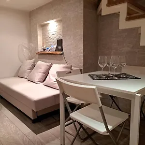 Appartamento Toledo 27, A Due Passi Da Piazza Del Plebiscito, Napoli